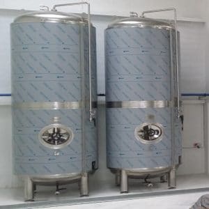maturation-bright-beer-tank-horizontal-4000-liters-800x800 成熟-明亮的啤酒罐水平- 4000 l - 800 x800