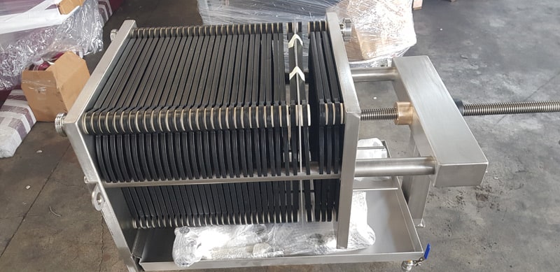 PLF I40 02 - PLF- ssp4040板过滤400x400与不锈钢板和泵- PLF